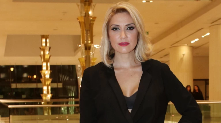 Έλενα Παπαβασιλείου: Λιποθύμησε & χτύπησε στο κεφάλι- Η φωτο με τα σημάδια