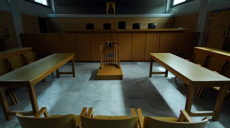 Παραδικαστικό κύκλωμα: Ποινές κάθειρξης με αναστολή σε 5 κατηγορούμενους