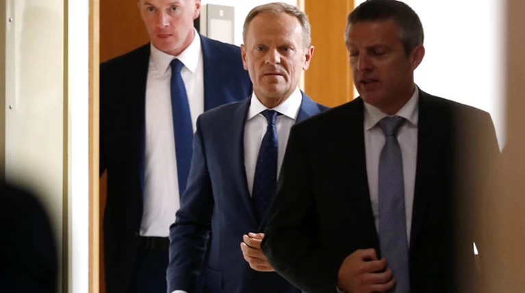 Τουσκ: Αναπόφευκτο το Brexit, στόχος να αποτραπεί το «φιάσκο»