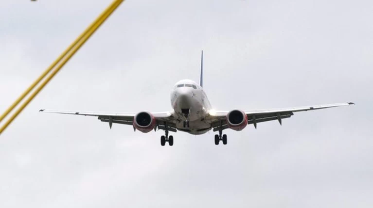 Αναγκαστική προσγείωση στη Σουηδία μετά από απειλή για βόμβα