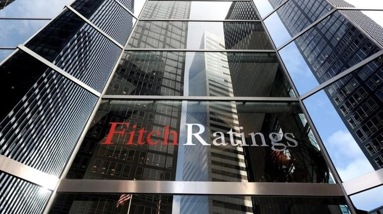Αμετάβλητη η αξιολόγηση ΒΒ- της Fitch για την Ελλάδα