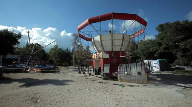 Τραγωδία στο λούνα παρκ στο Ελληνικό: «Φταίει ο κακός καιρός»