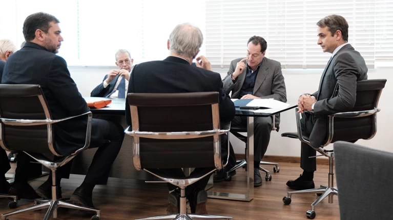 Συνάντηση Μητσοτάκη με συνταγματολόγους για την Αναθεώρηση