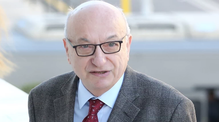 Απολογία Τσουκάτου: Εταιρίες συνεχίζουν να χρηματοδοτούν κόμματα
