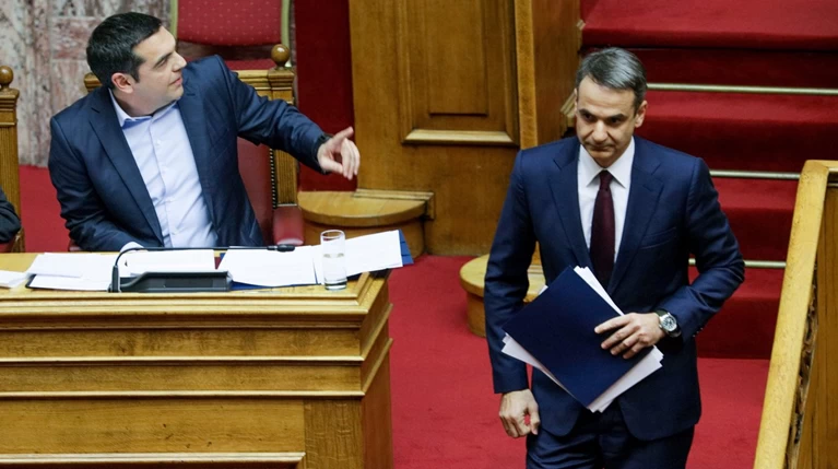 Κόντρα για το Σύνταγμα και αιχμές με το βλέμμα στο...προεδρικό