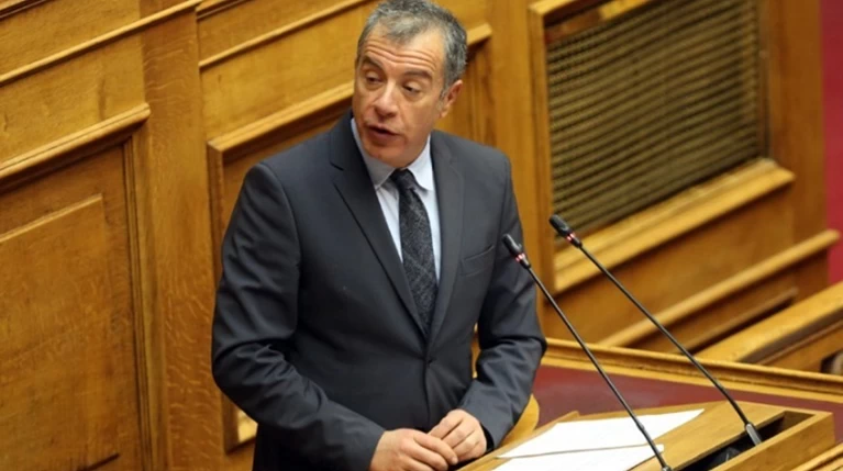 Θεοδωράκης για ΠτΔ: Η πρόταση του ΣΥΡΙΖΑ είναι διχαστική
