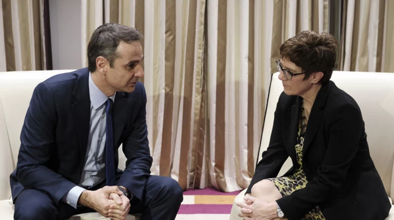 Μητσοτάκης: Η παρατεταμένη προεκλογική περίοδος πλήττει την οικονομία