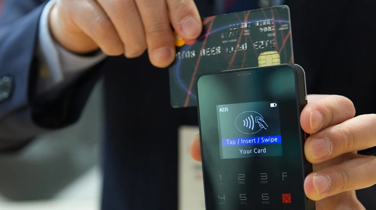 Hi Tech πορτοφολάδες: Μας κλέβουν με POS χωρίς να το πάρουμε είδηση