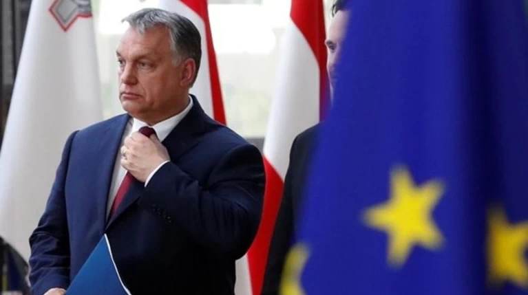 Die Welt: Διαμάχες στο ΕΛΚ προκαλεί η κόντρα Ορμπάν - Γιούνκερ