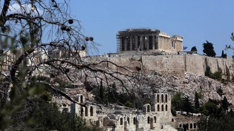 Προσφυγή στο ΣτΕ για τα δεκαώροφα κτίρια δίπλα στην Ακρόπολη