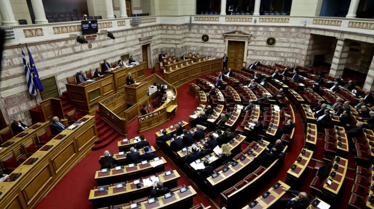 Στη Βουλή δικογραφία περί υπερτιμολογήσεων για τον Μάριο Σαλμά