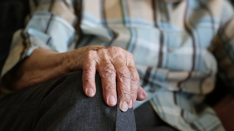 Παρέμβαση ΑΠ για καταγγελία εκδιωξης ηλικωμένου από γηροκομείο
