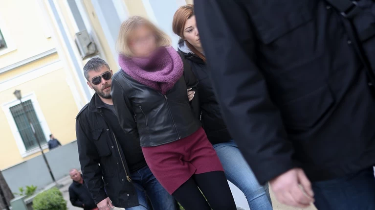 Εγκλημα Χαλάνδρι: Στη φυλακή οδηγείται η γερμανίδα σύντροφος του 64χρονου