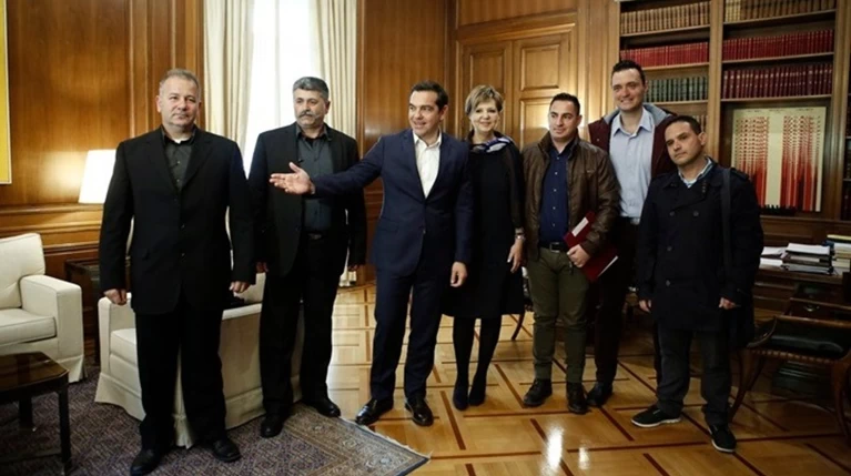 Τσίπρας: Προσλαμβάνονται 56 μόνιμοι πυροσβέστες και 876 5ετούς θητείας