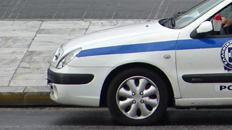 Aστυνομικός απειλούσε συναδέλφους του κοντά στην ΓΑΔΑ