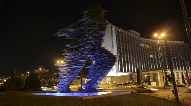 Ο Δρομέας έγινε μπλε για την ευαισθητοποίηση απέναντι στον αυτισμό