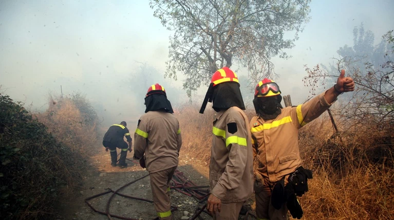 Εθελοντές πυροσβέστες φέρεται να έβαζαν φωτιές - Εκβίαζαν Δήμους