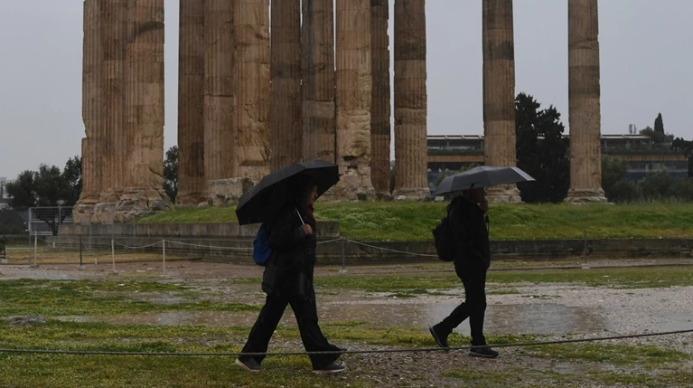 Σε εξέλιξη το κύμα κακοκαιρίας - Που θα βρέξει την Τρίτη