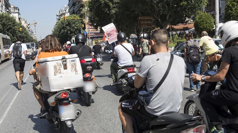 Πανελλαδική ημέρα δράσης διανομέων την Πέμπτη-Μοτοπορεία & 24ωρη απεργία