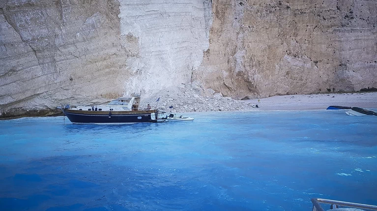 Αδιέξοδο με το άνοιγμα της παραλίας του Ναυαγίου στη Ζάκυνθο