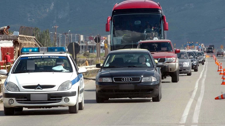 Τροχαίο με δύο νταλίκες στην Εγνατία μέσα στη σήραγγα Βοτονοσίου