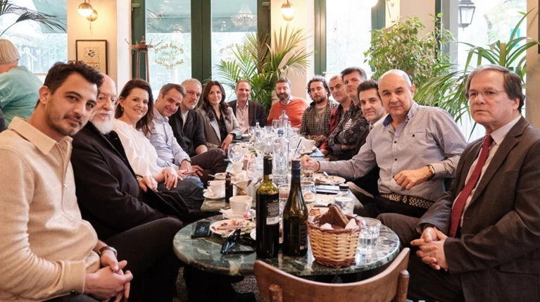 Άσμα 450+: Δημιουργοί αντιδρούν στο βίντεο του Κυριάκου Μητσοτάκη