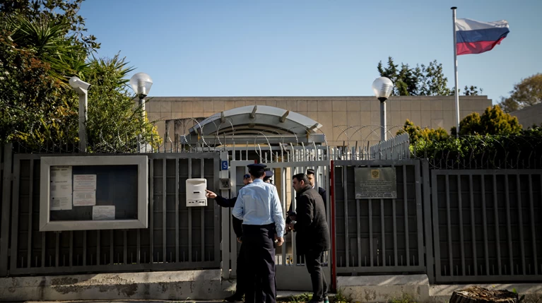 Ανάληψη ευθύνης για την επίθεση με χειροβομβίδα στο ρωσικό προξενείο