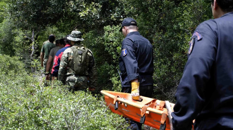 Ξυλόκαστρο: Νεκρός σε φαράγγι - Έρευνες για 3 αγνοούμενους