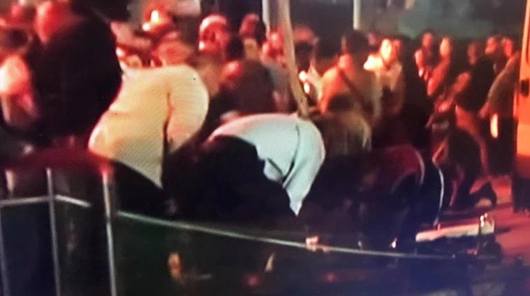Νεκρός ο εικονολήπτης που τραυματίστηκε σε σαϊτοπόλεμο
