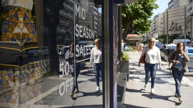 Έλεγχοι σε καταστήματα για φορολογικές και ασφαλιστικές παραβάσεις