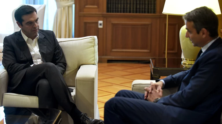 Debate: Γιατί το θέλει το Μαξίμου, γιατί το απορρίπτει η ΝΔ