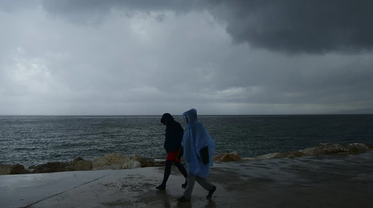 Χαλάει ο καιρός: Βροχές και τοπικές καταιγίδες από σήμερα