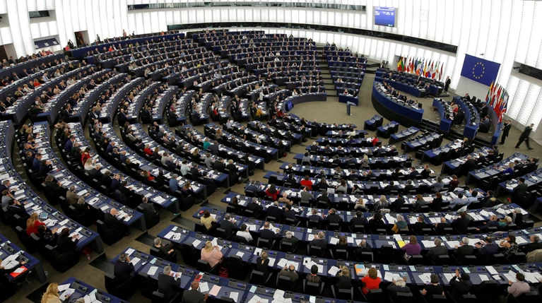 Μεταναστευτικό και Ελλάδα στην τηλεμαχία Βέμπερ - Τίμερμανς
