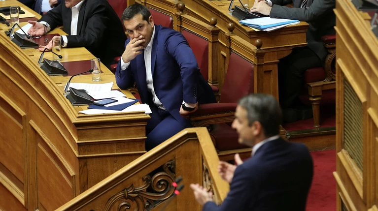 Όλα για όλα στο δρόμο για τις κάλπες: "Στο κόκκινο" η πόλωση