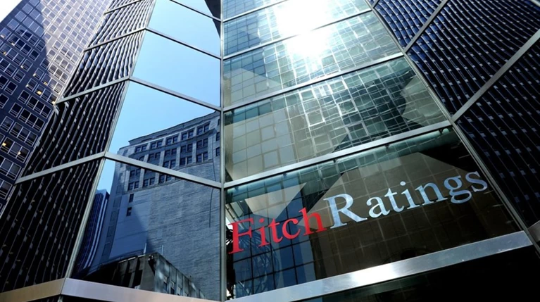 Fitch: Ο νόμος για την α' κατοικία θα μειώσει τα κόκκινα δάνεια