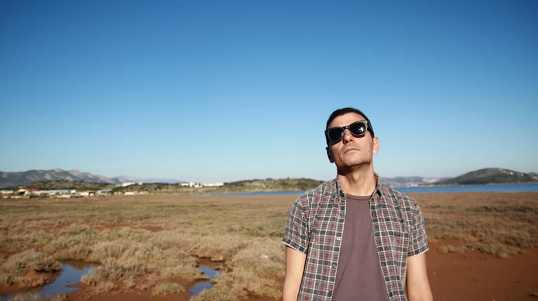 Parklife: Ο Μανώλης Φάμελλος στο πάρκο Σταύρος Νιάρχος