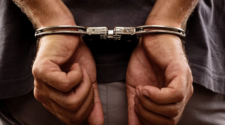 Προφυλακίστηκε ο 25χρονος που σκότωσε τη σύντροφό του στη Λέσβο