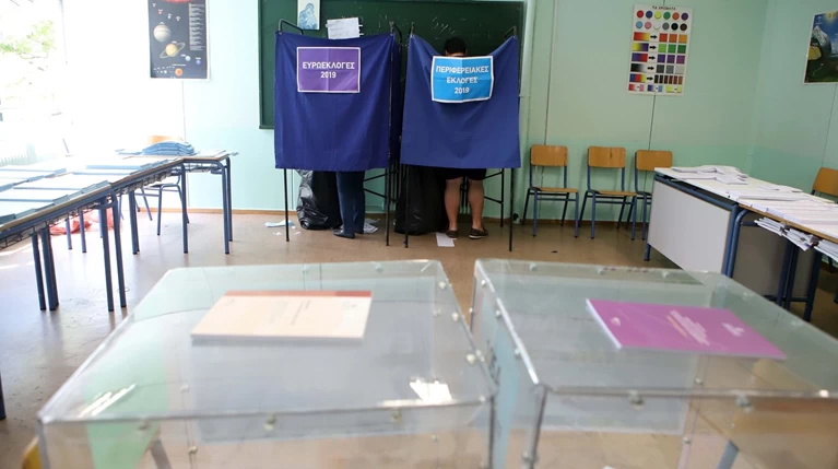 Η ώρα των αποτελεσμάτων - Στις 19:00 το πρώτο exit poll