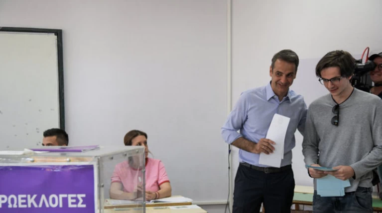 Τι ρώτησε ο Κυριάκος το γιο του και ξέσπασαν όλοι στα γέλια;