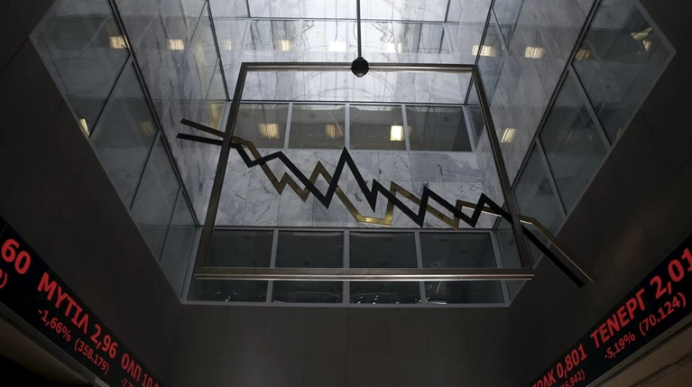 Άνοδος 6% στο Χρηματιστήριο, ιστορικό χαμηλό στα 10ετή ομόλογα