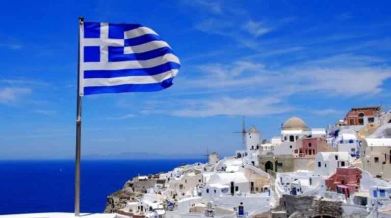 ΙΝΣΕΤΕ: Συμβολή του τουρισμού στο 11,7% του ΑΕΠ με 21,6 δισ. ευρώ