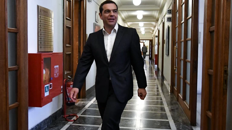 Bloomberg: «Ήρθε το τέλος του Τσίπρα;»