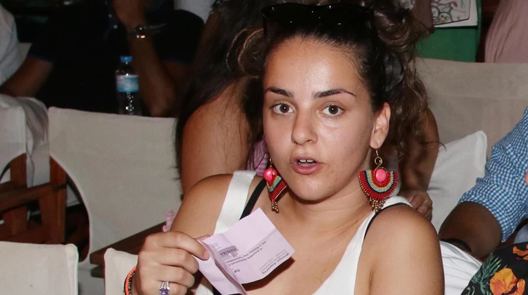 3espa H Zenia Mponatsoy Kata Toy Lykoyrezoy Kai Ths 8eias Ths People Amp Style Eidhseis
