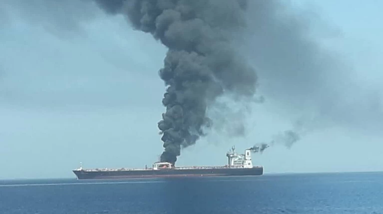 Εκρήξεις σε τάνκερ στον Κόλπο του Ομάν-διεθνής ανησυχία