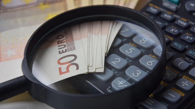 ΥΠΟΙΚ: Στα 26,819 δισ. ευρώ τα ταμειακά διαθέσιμα του Δημοσίου