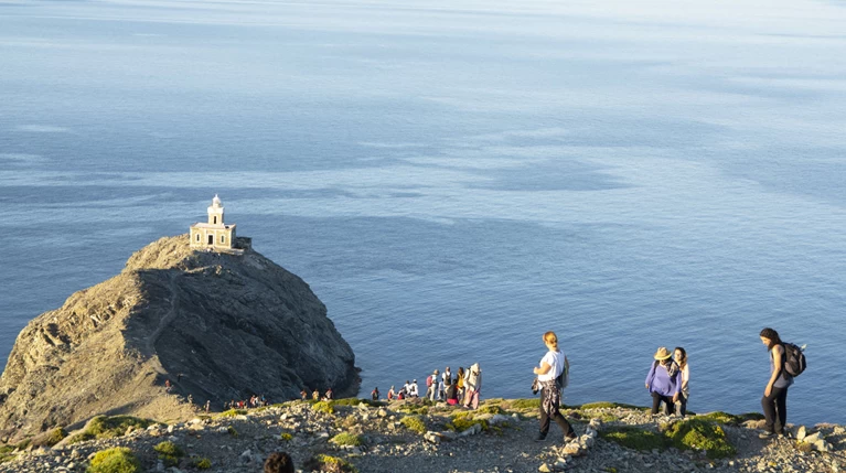 Μια πρόσκληση σε καλλιτέχνες για δράση στο νησί της Τήνου