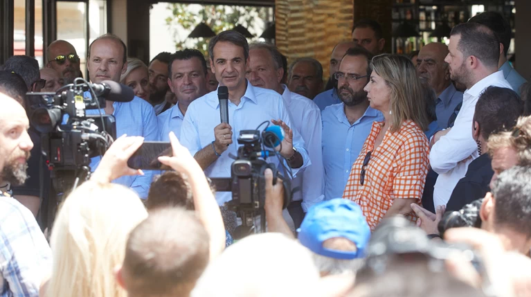 Μητσοτάκης:Δεν θα απολυθεί δημόσιος υπάλληλος,δεν θα κοπεί επίδομα