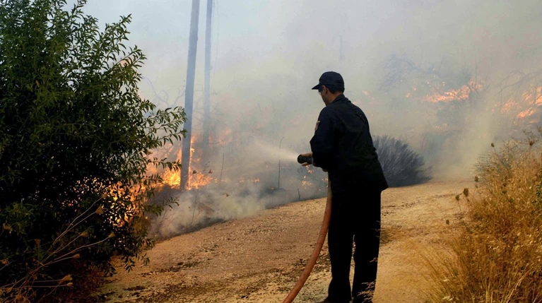 Σε εξέλιξη πυρκαγιά στη Νέα Ζωή Ασπροπύργου