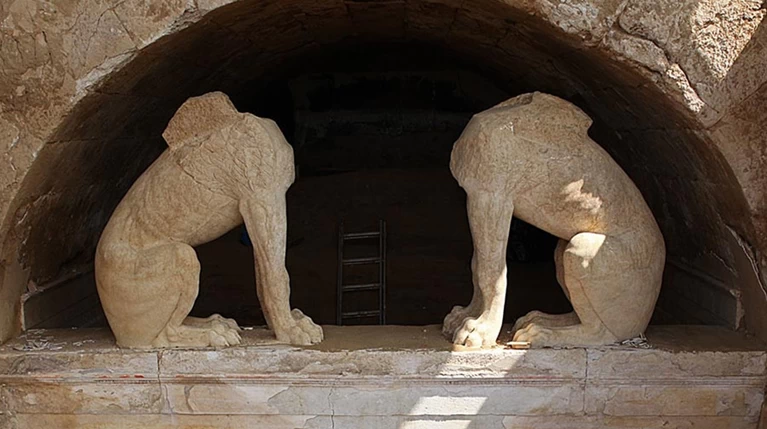 Αμφίπολη: Νέα υποστήλωση - Στο Μουσείο η κεφαλή της εμβληματικής Σφίγγας