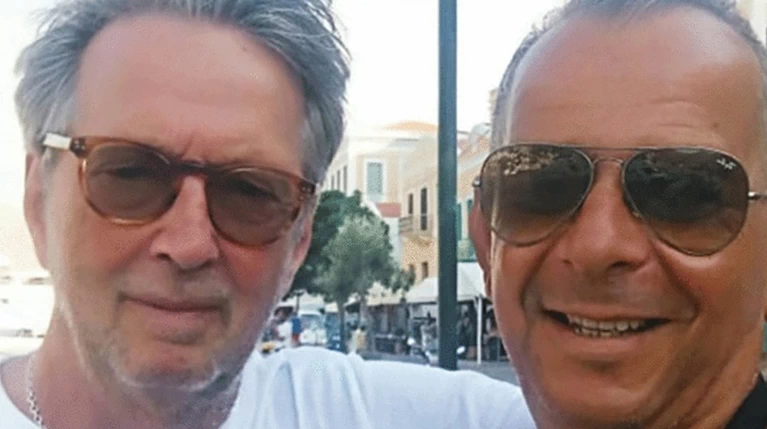 Στα Δωδεκάνησα για διακοπες ο Έρικ Κλάπτον